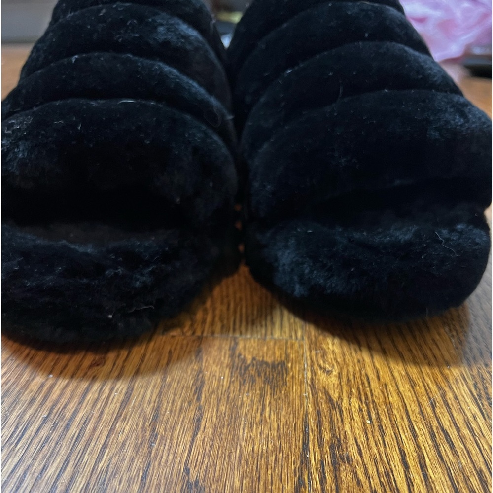 Uggs slip on slippers size 8